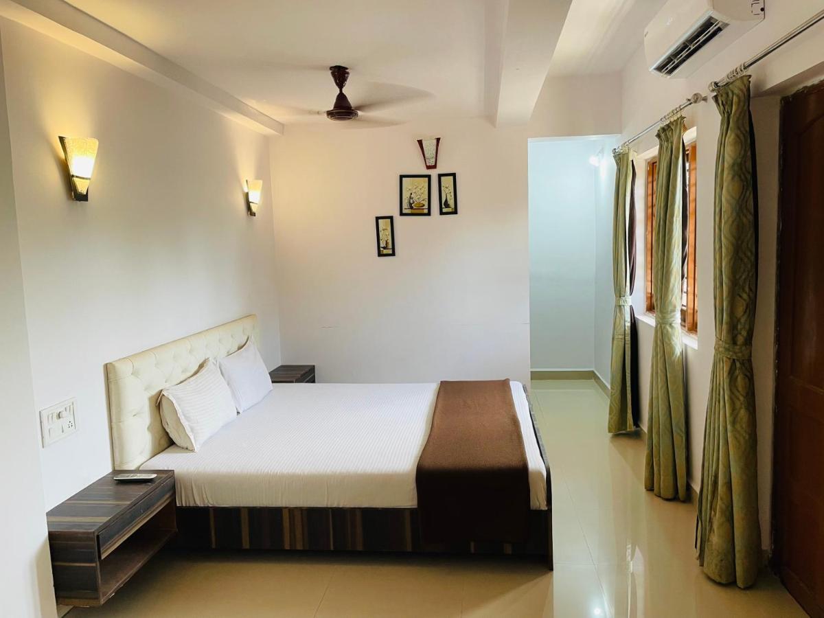 La Costa Residency Hotel วากาตอร์ ภายนอก รูปภาพ